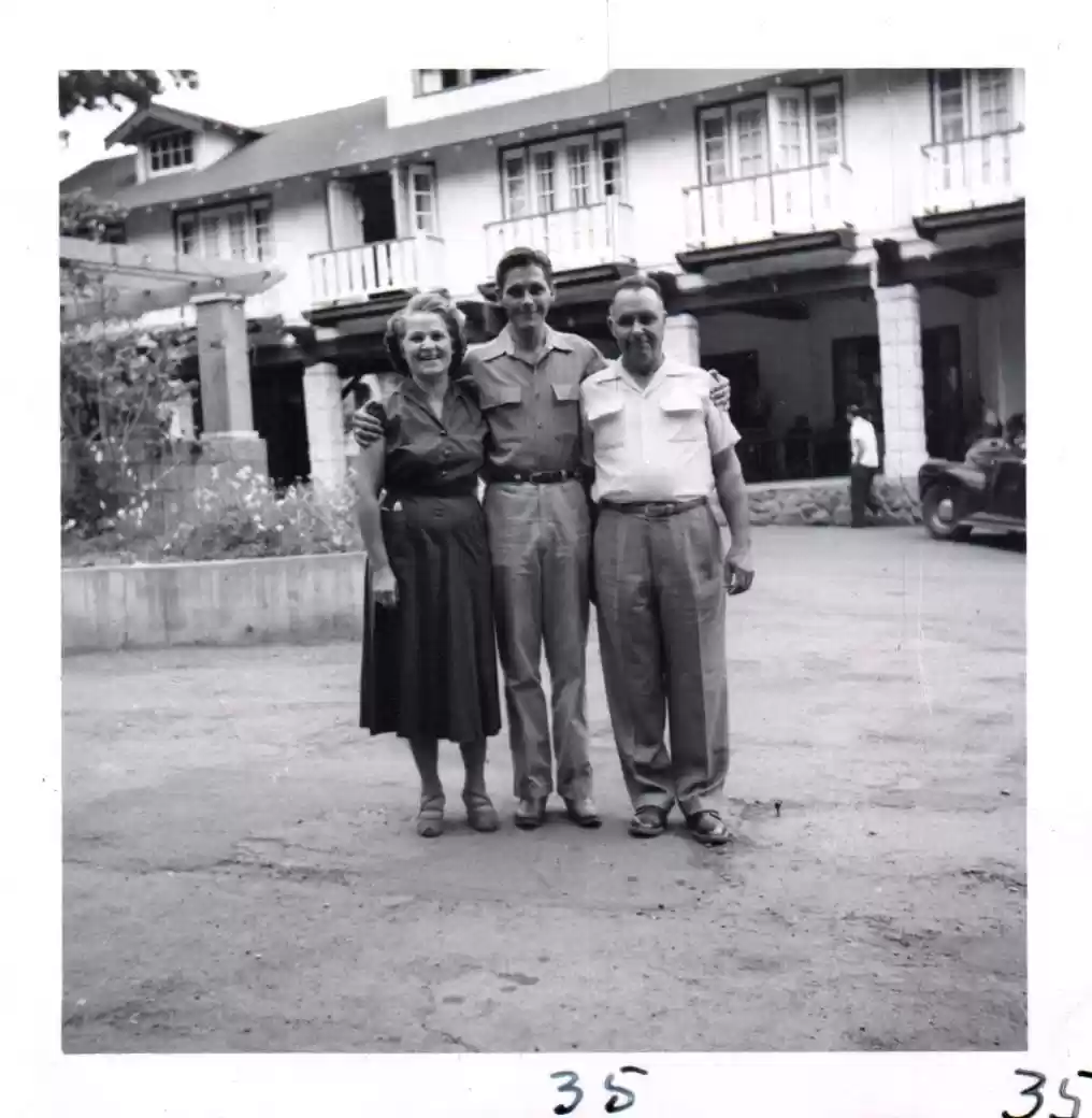 Mr. & Mrs. Seelig & Bob Alice Texas (35)